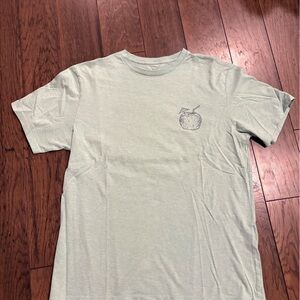 Men’s Vineyard Vine Light Green T-Shirt Medium *Great Condition*